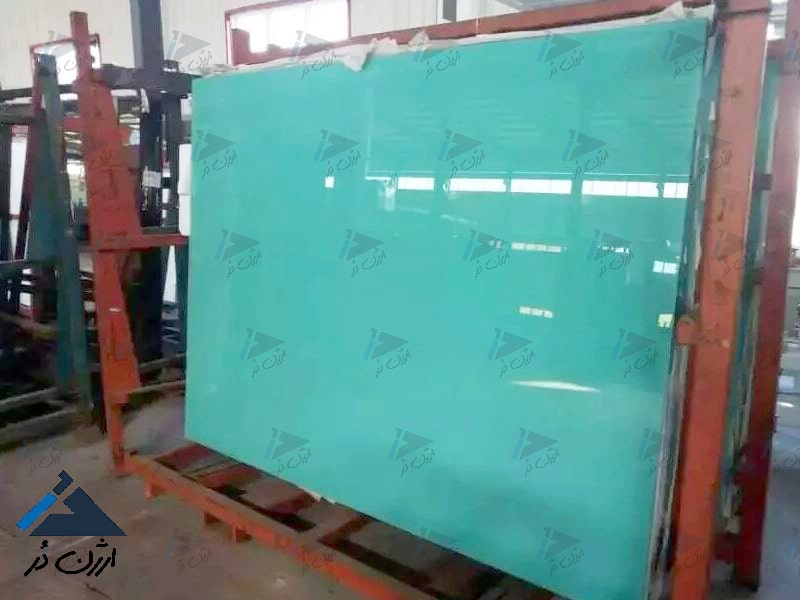 شیشه رنگی لاکوبل