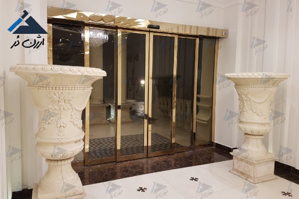 درب استیل و شیشه