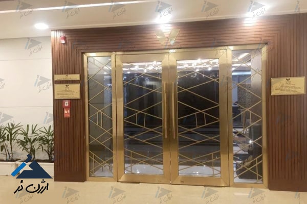 درب استیل و شیشه