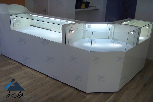 پیشخوان شیشه ای