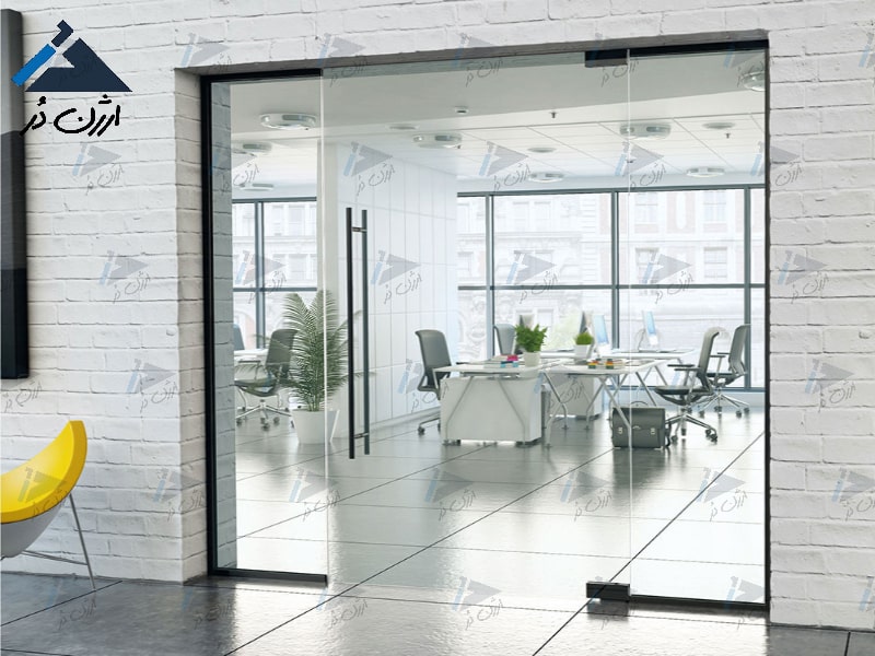 درب شیشه ای لولایی