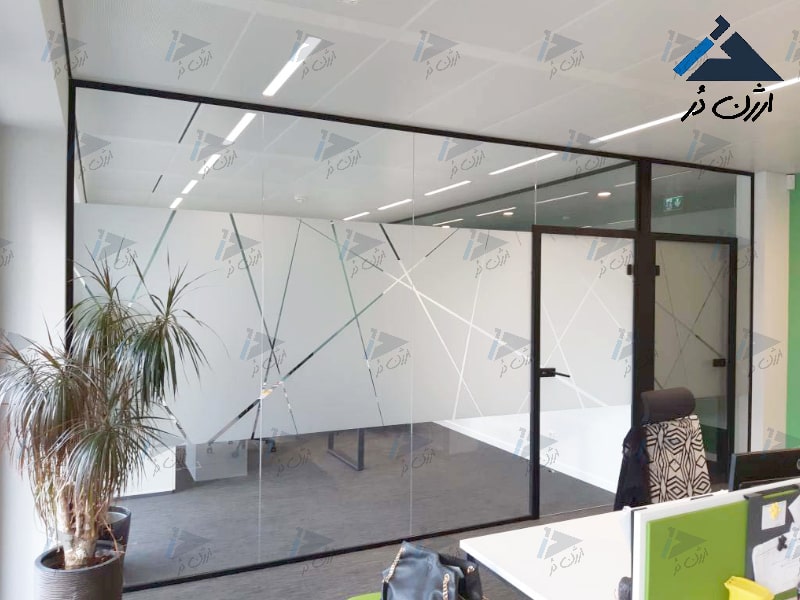 درب شیشه ای لولایی