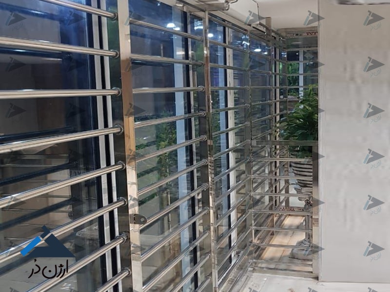 حفاظ درب ورودی 