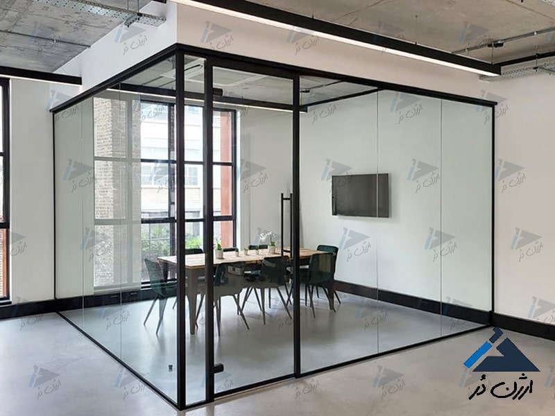 ارتفاع استاندارد پارتیشن شیشه ای