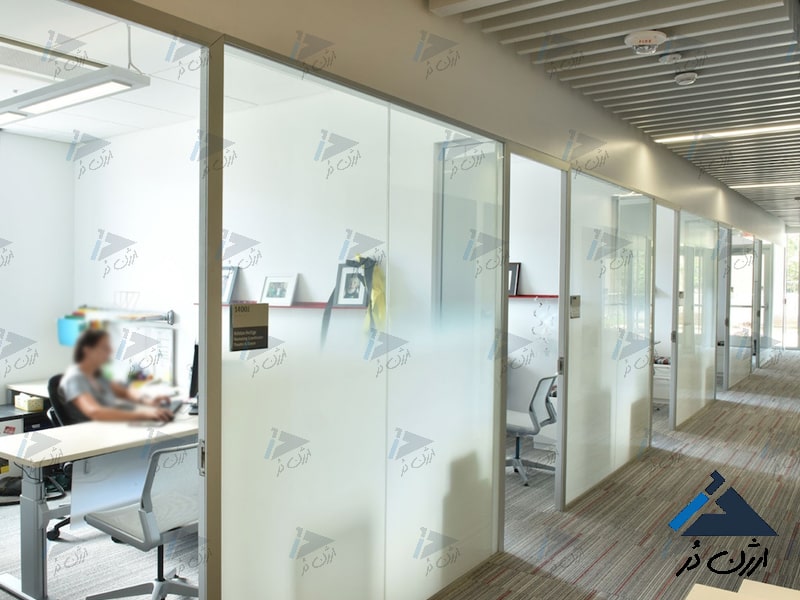 ارتفاع استاندارد پارتیشن شیشه ای