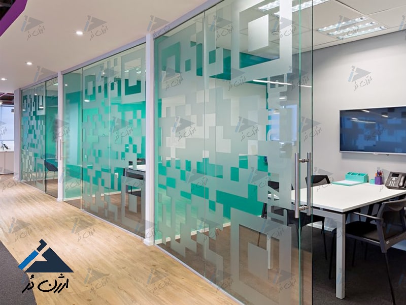 ارتفاع استاندارد پارتیشن شیشه ای