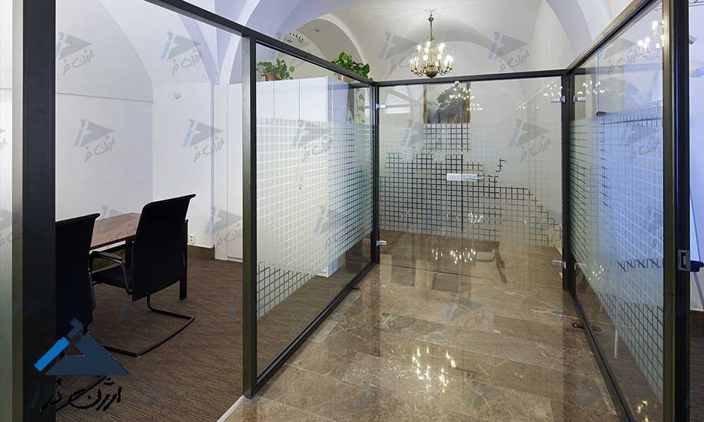 ارتفاع استاندارد پارتیشن شیشه ای