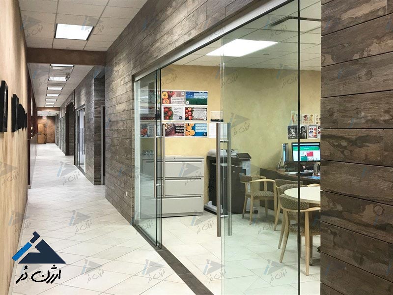 درب شیشه ای مغازه