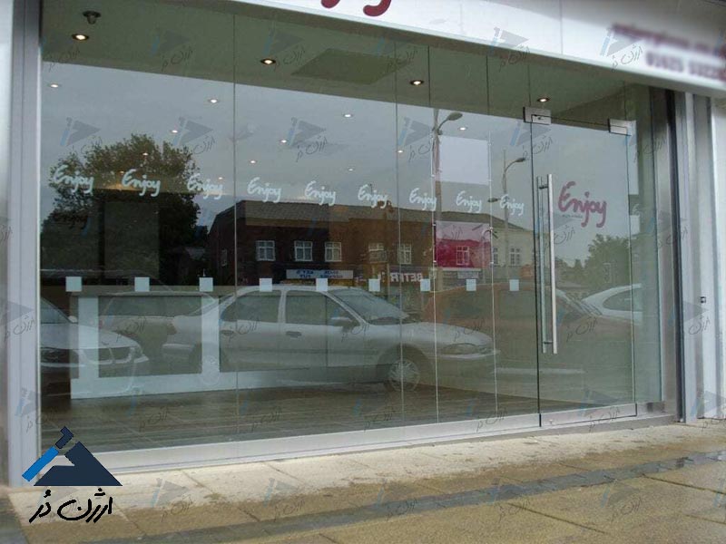 درب شیشه ای مغازه