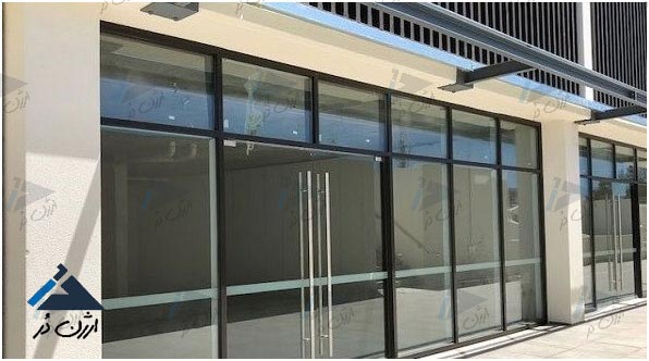درب شیشه ای مغازه