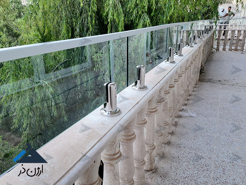 جانپناه شیشه ای نرده شیشه ای
