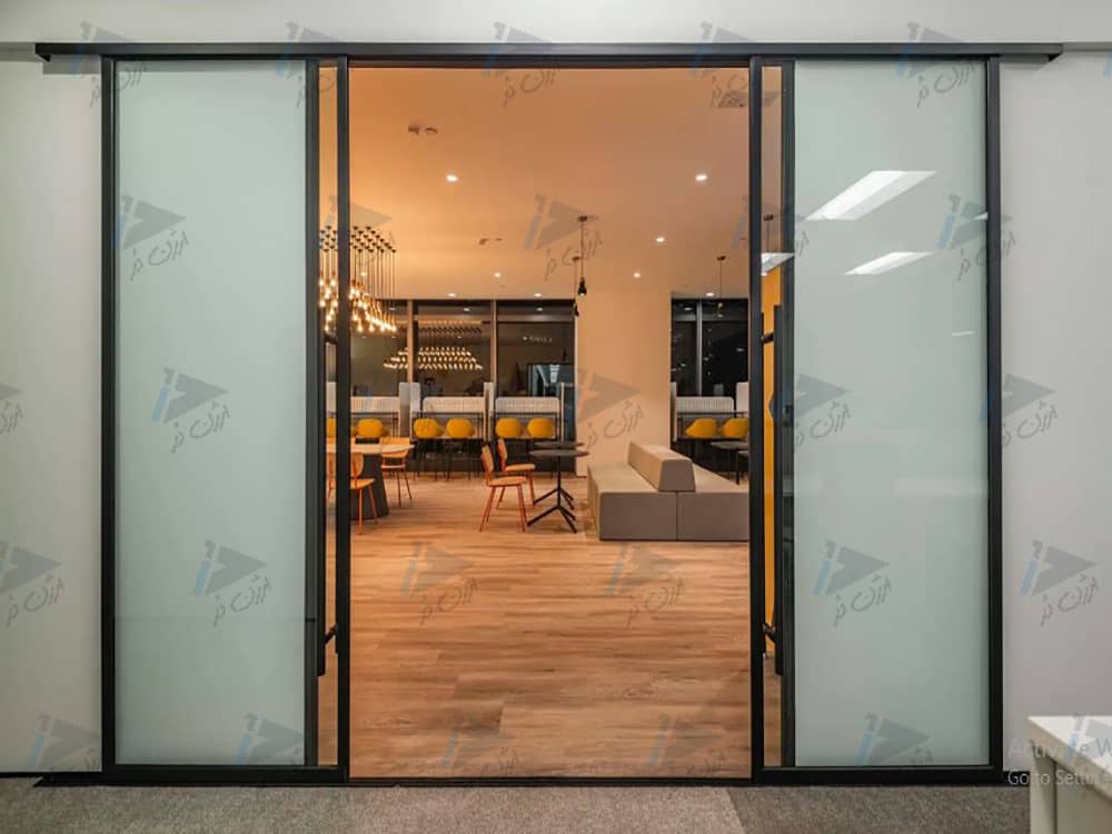 شیشه فروشگاه